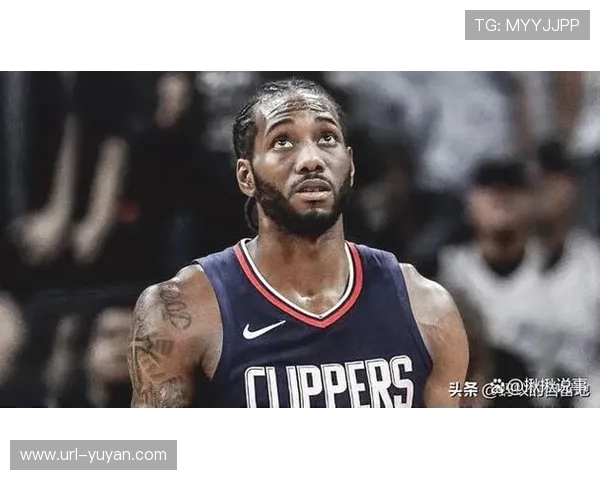 莱昂纳德因左膝伤势提前返洛,确定缺席快船客场之旅 莱昂纳德因左膝伤势提前返洛,确定缺席快船客场之旅